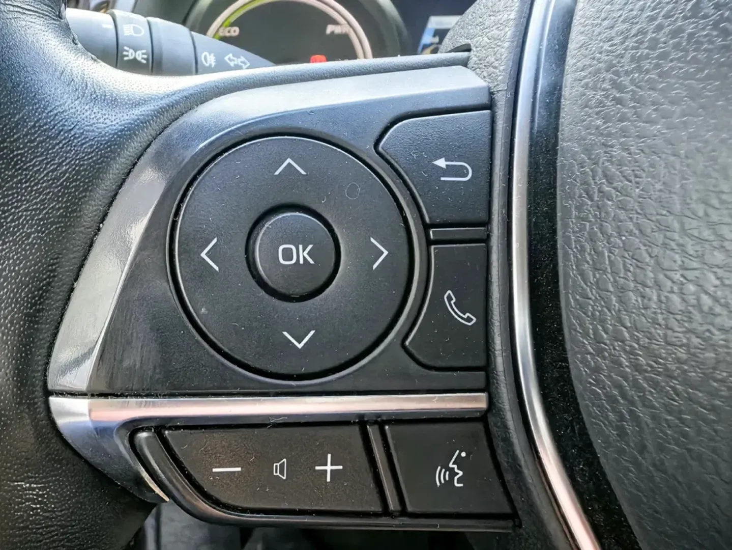 Cumpara/ Vinde online Toyota Camry 2023 SH, la cel mai bun pret pentru tine!