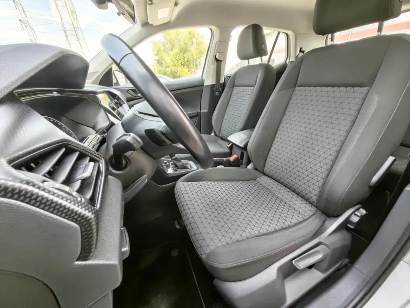 Cumpara/ Vinde online Volkswagen T-Cross 2021 SH, la cel mai bun pret pentru tine!