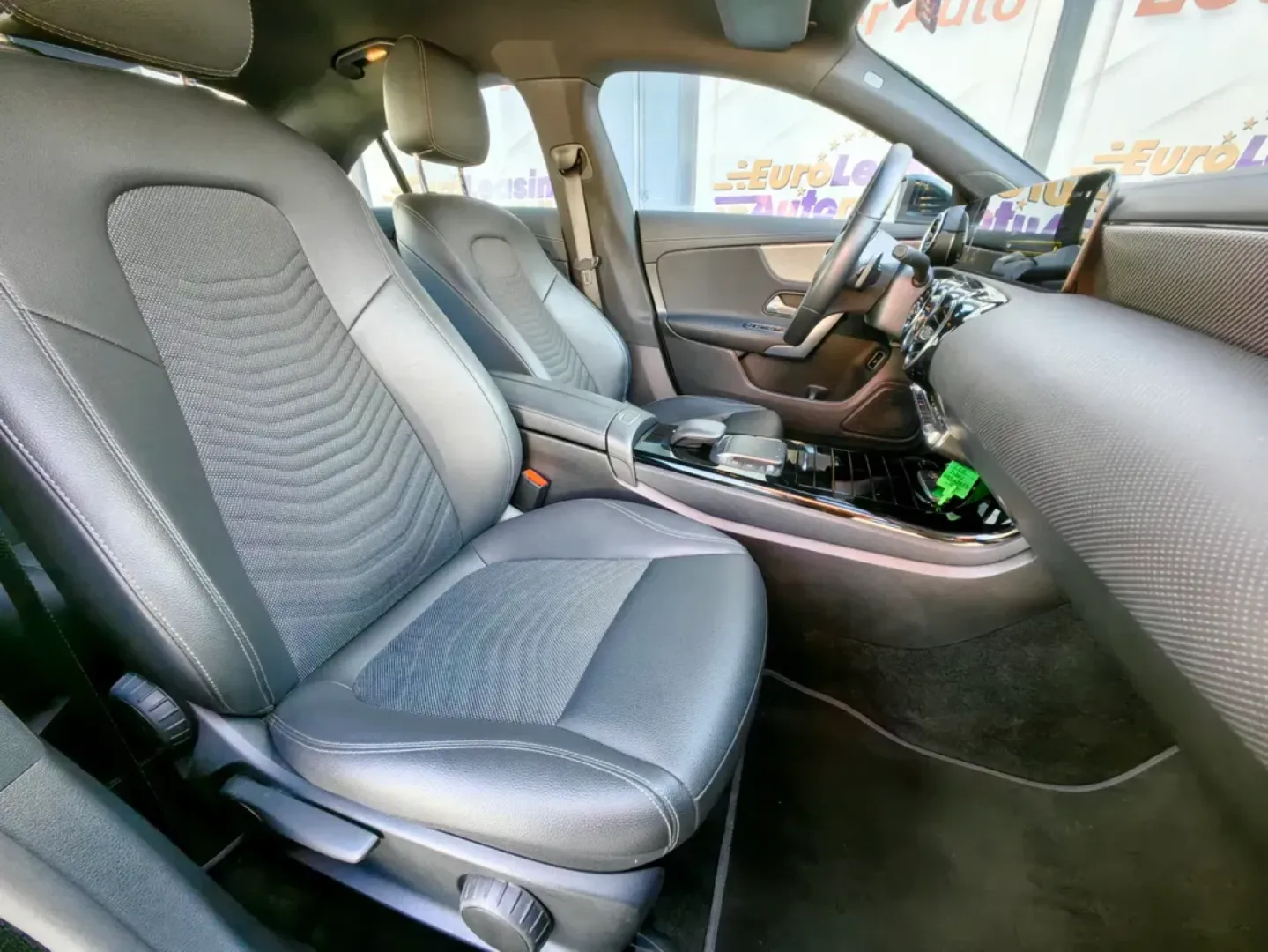 Cumpara/ Vinde online Mercedes-Benz 250 2023 SH, la cel mai bun pret pentru tine!