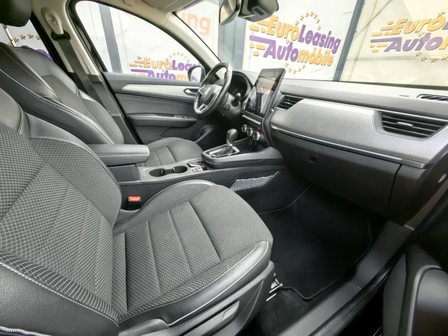 Cumpara/ Vinde online Renault  Arkana 2022 SH, la cel mai bun pret pentru tine!
