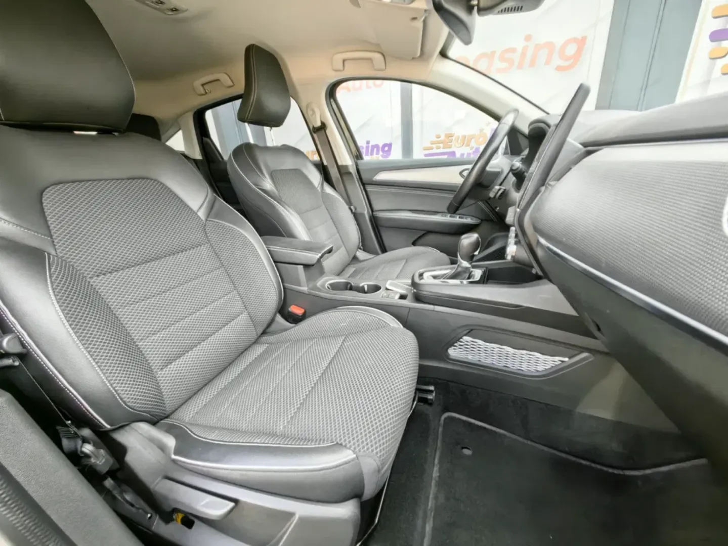 Cumpara/ Vinde online Renault  Arkana 2022 SH, la cel mai bun pret pentru tine!