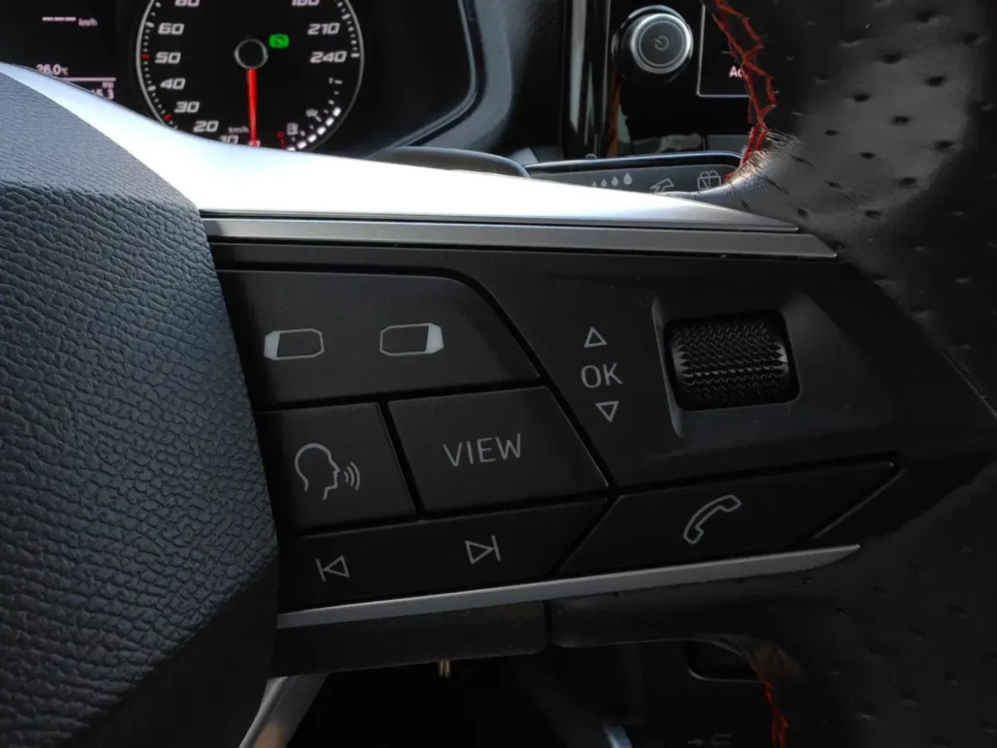 Cumpara/ Vinde online Seat Arona 2023 SH, la cel mai bun pret pentru tine!