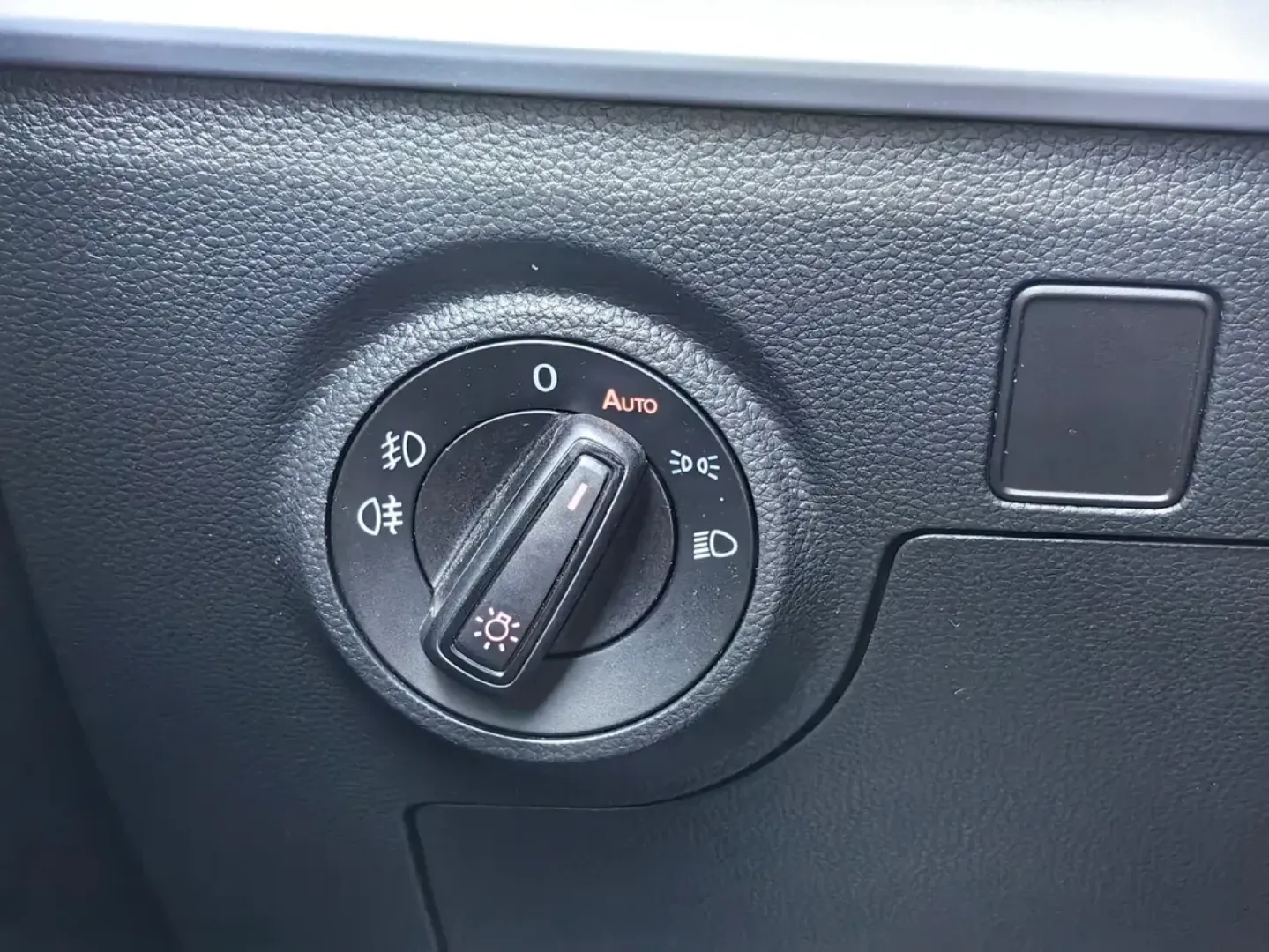 Cumpara/ Vinde online Seat Arona 2023 SH, la cel mai bun pret pentru tine!