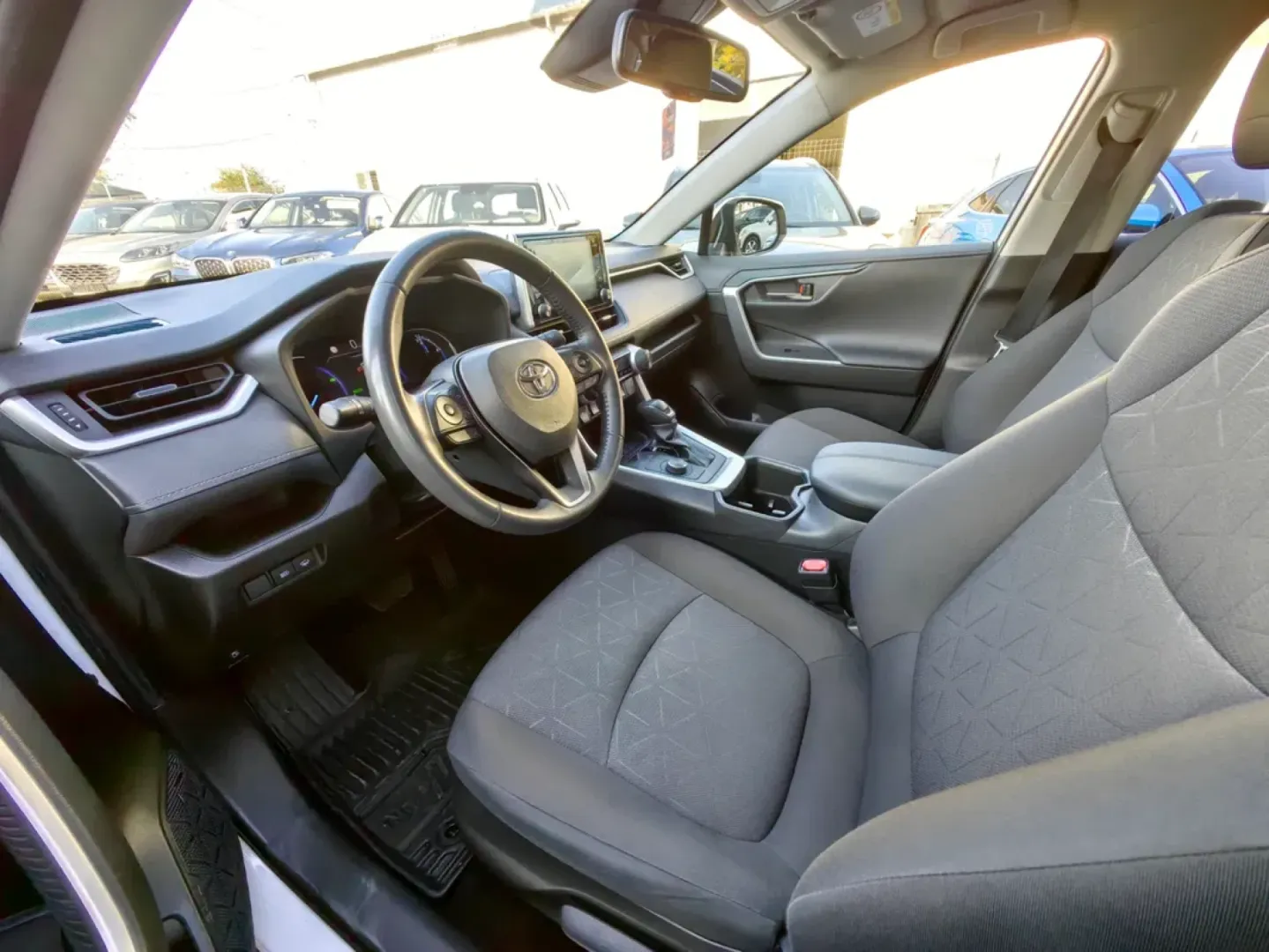 Cumpara/ Vinde online Toyota RAV 4 2022 SH, la cel mai bun pret pentru tine!