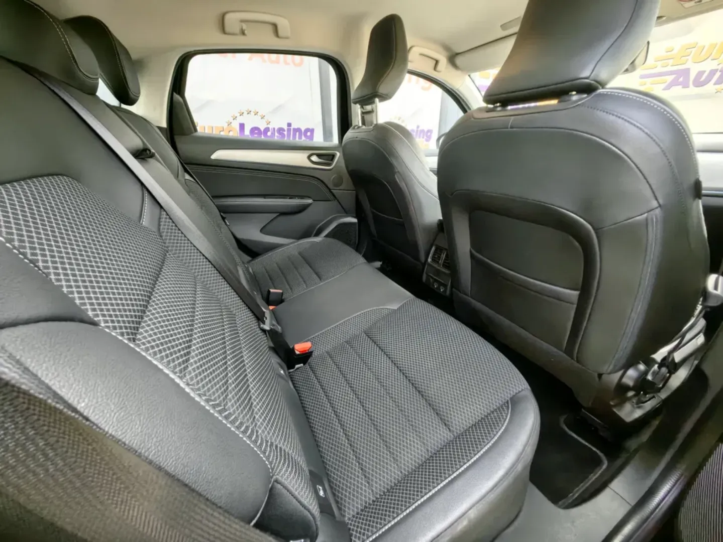 Cumpara/ Vinde online Renault  Arkana 2022 SH, la cel mai bun pret pentru tine!