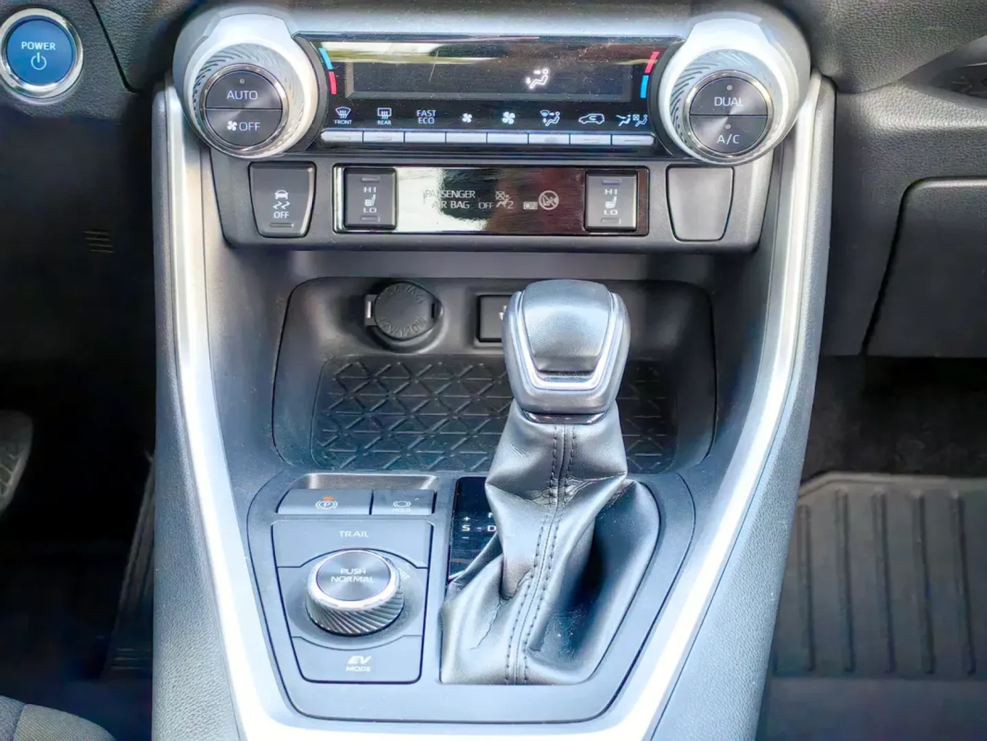 Cumpara/ Vinde online Toyota RAV 4 2022 SH, la cel mai bun pret pentru tine!