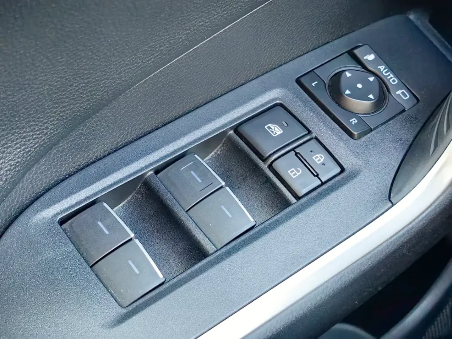 Cumpara/ Vinde online Toyota RAV 4 2022 SH, la cel mai bun pret pentru tine!