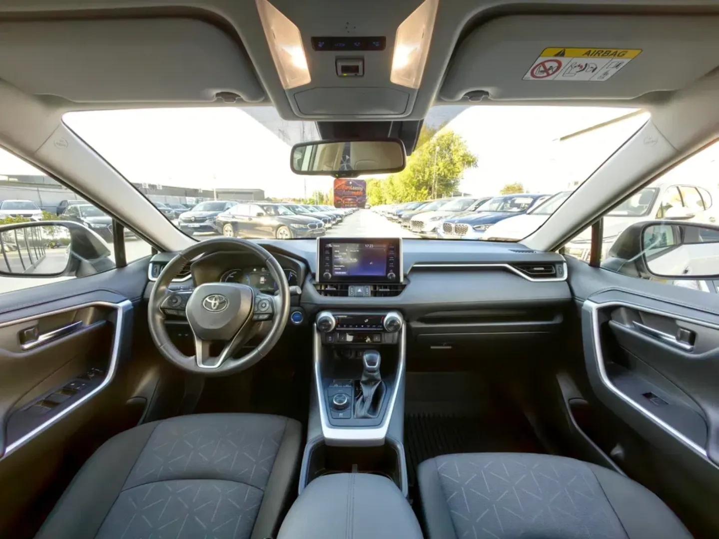 Cumpara/ Vinde online Toyota RAV 4 2022 SH, la cel mai bun pret pentru tine!