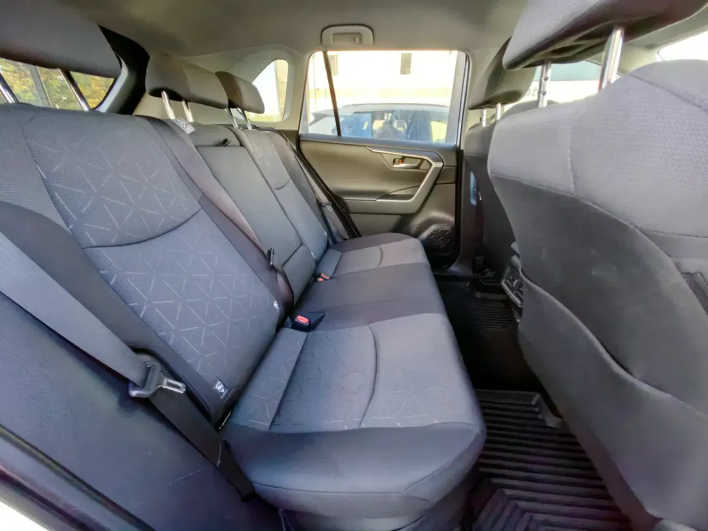 Cumpara/ Vinde online Toyota RAV 4 2022 SH, la cel mai bun pret pentru tine!
