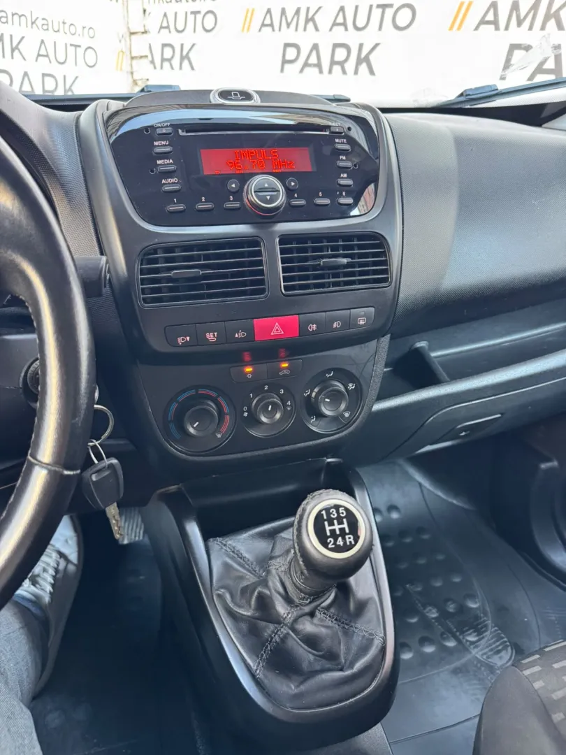 Cumpara/ Vinde online Opel Combo 2017 SH, la cel mai bun pret pentru tine!
