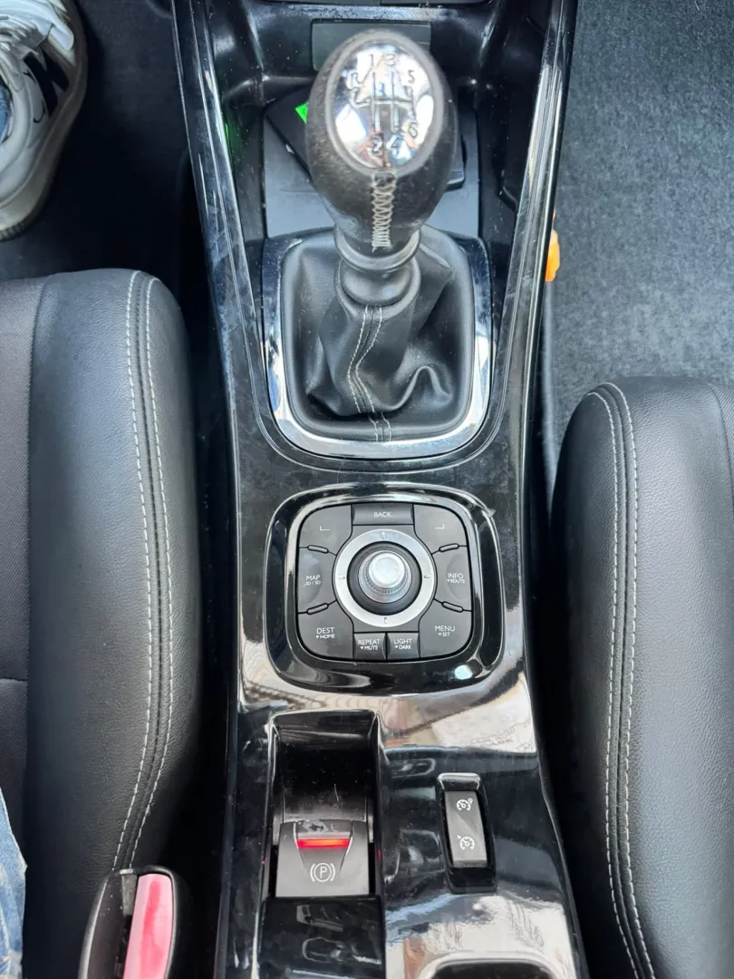 Cumpara/ Vinde online Renault  Megane 2013 SH, la cel mai bun pret pentru tine!