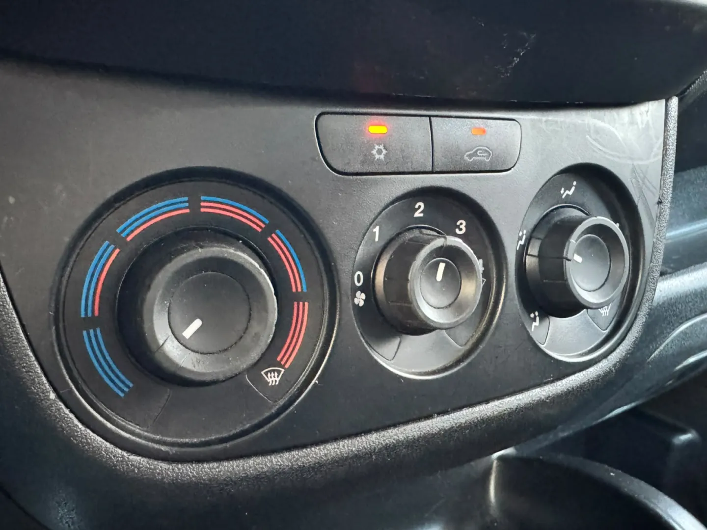 Cumpara/ Vinde online Opel Combo 2017 SH, la cel mai bun pret pentru tine!