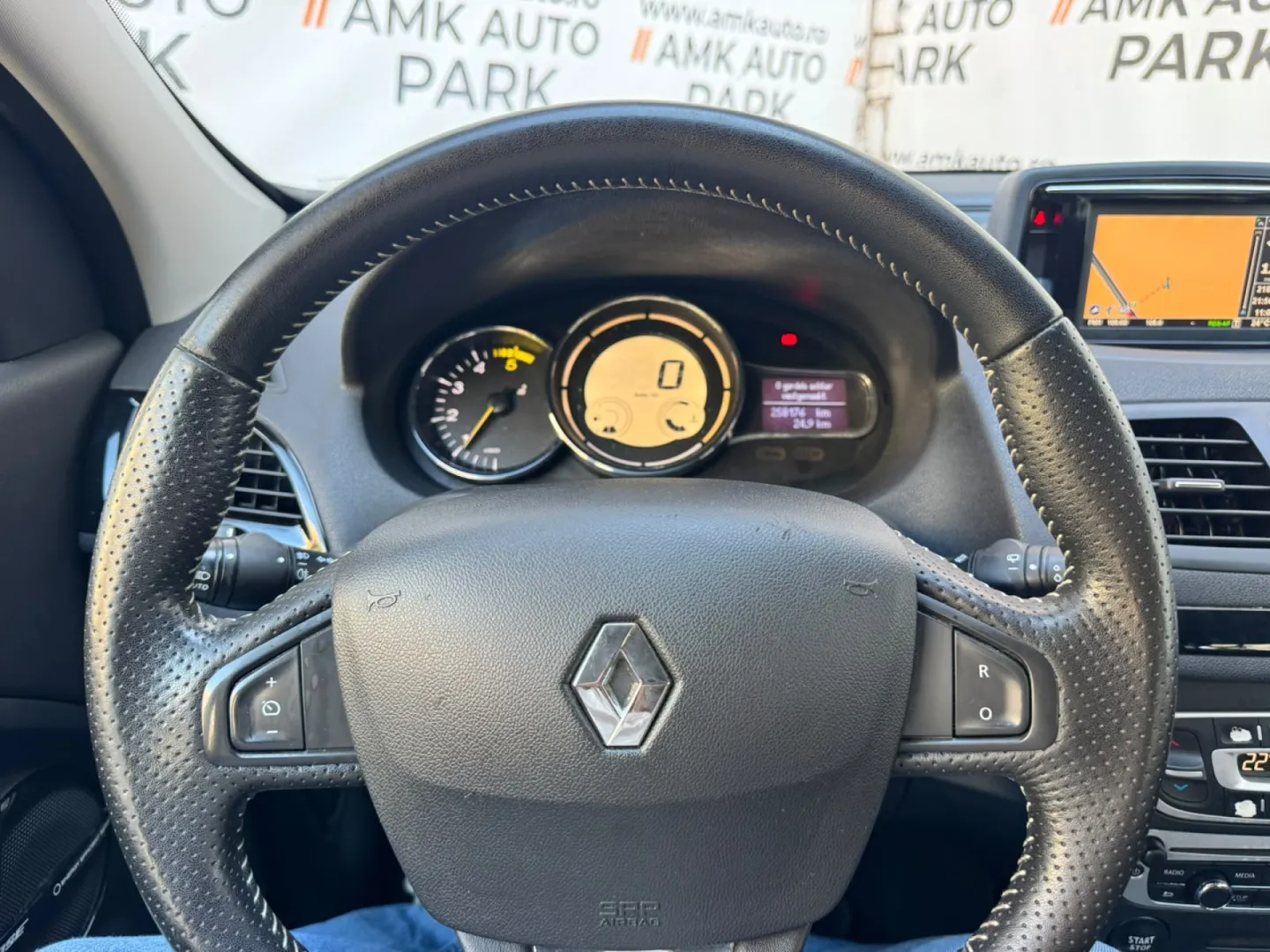 Cumpara/ Vinde online Renault  Megane 2013 SH, la cel mai bun pret pentru tine!