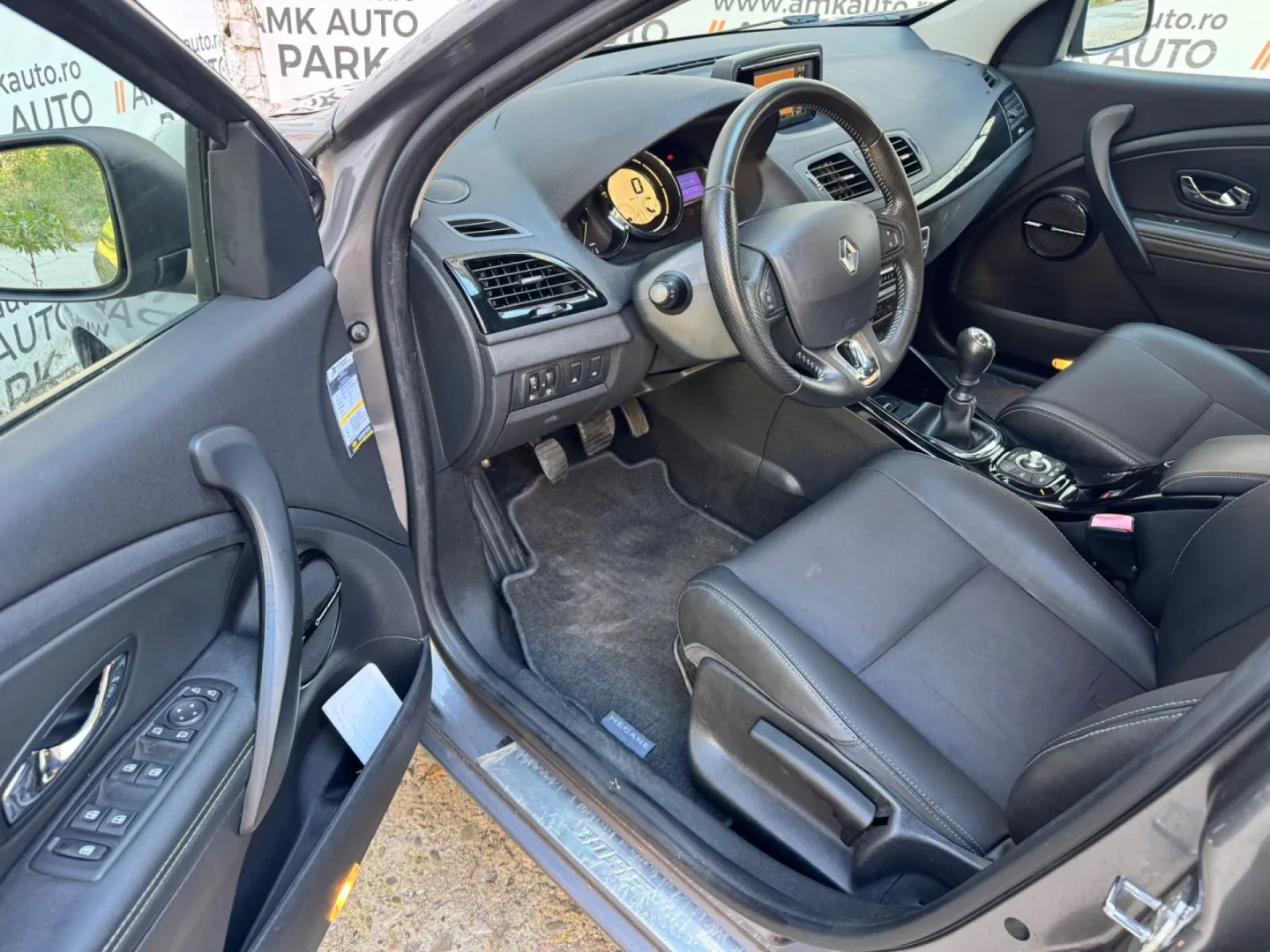 Cumpara/ Vinde online Renault  Megane 2013 SH, la cel mai bun pret pentru tine!