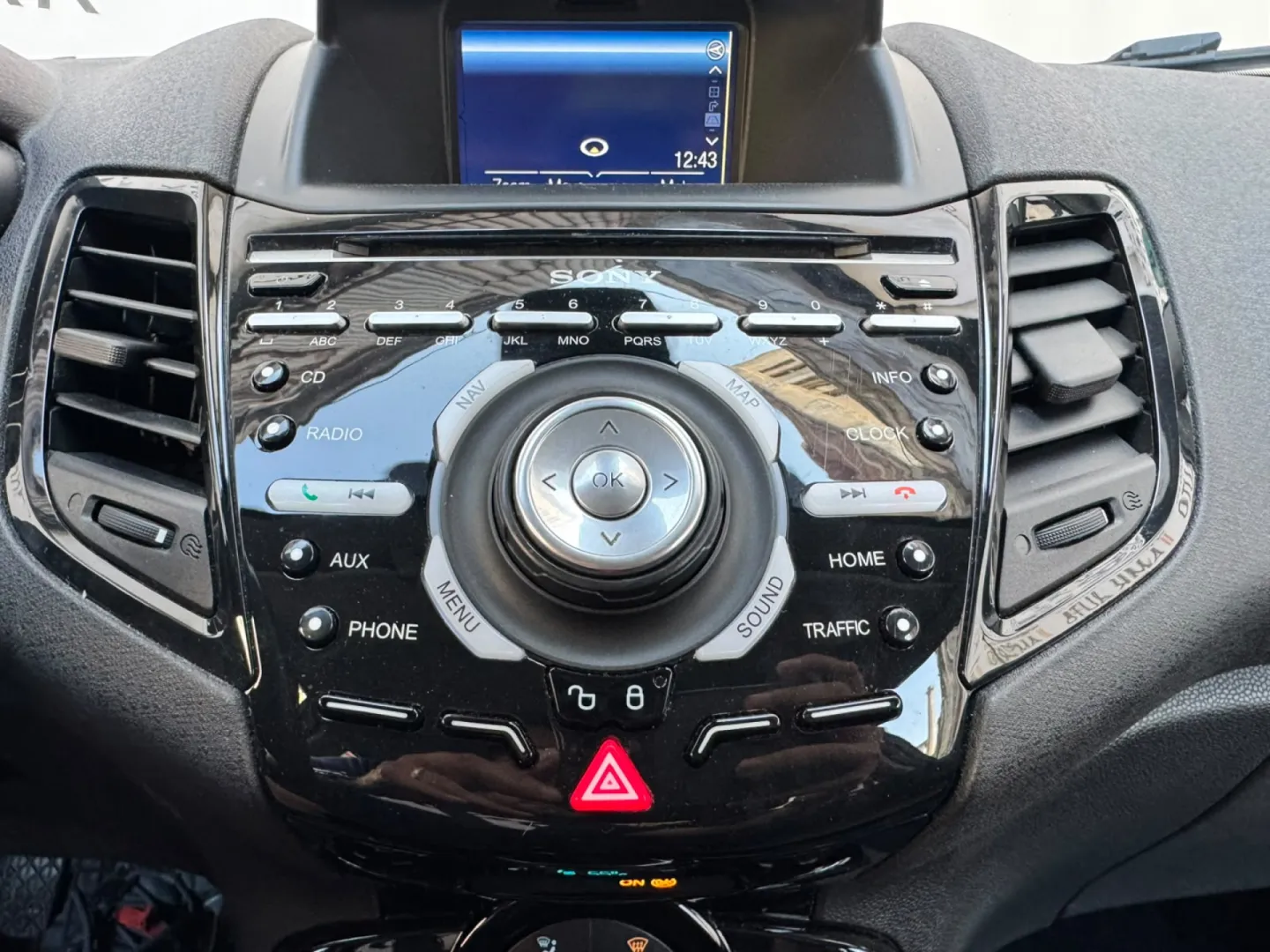 Cumpara/ Vinde online Ford Fiesta 2015 SH, la cel mai bun pret pentru tine!