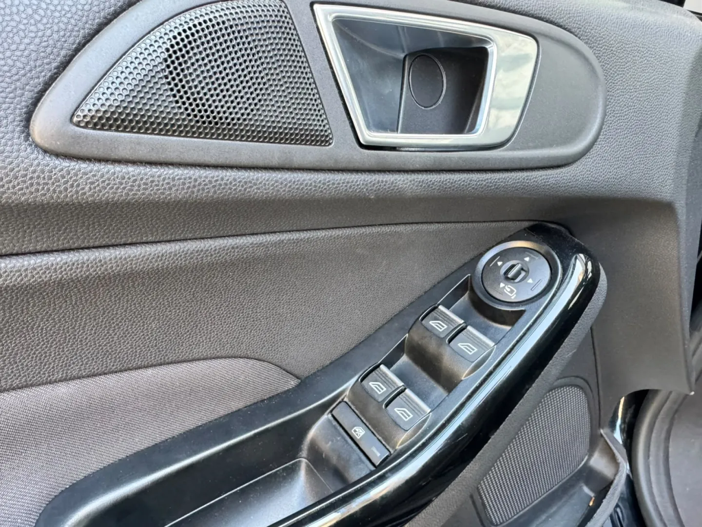 Cumpara/ Vinde online Ford Fiesta 2015 SH, la cel mai bun pret pentru tine!