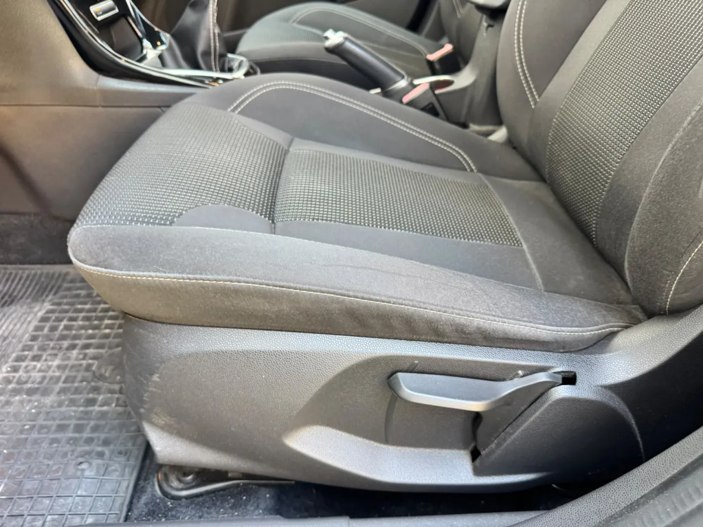 Cumpara/ Vinde online Ford Fiesta 2015 SH, la cel mai bun pret pentru tine!