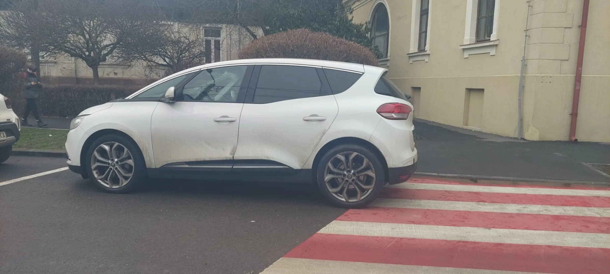 Cumpara/ Vinde online Renault  Scenic 2019 SH, la cel mai bun pret pentru tine!