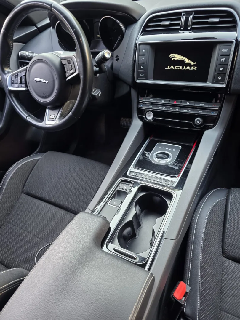 Cumpara/ Vinde online Jaguar F-Pace 2017 SH, la cel mai bun pret pentru tine!