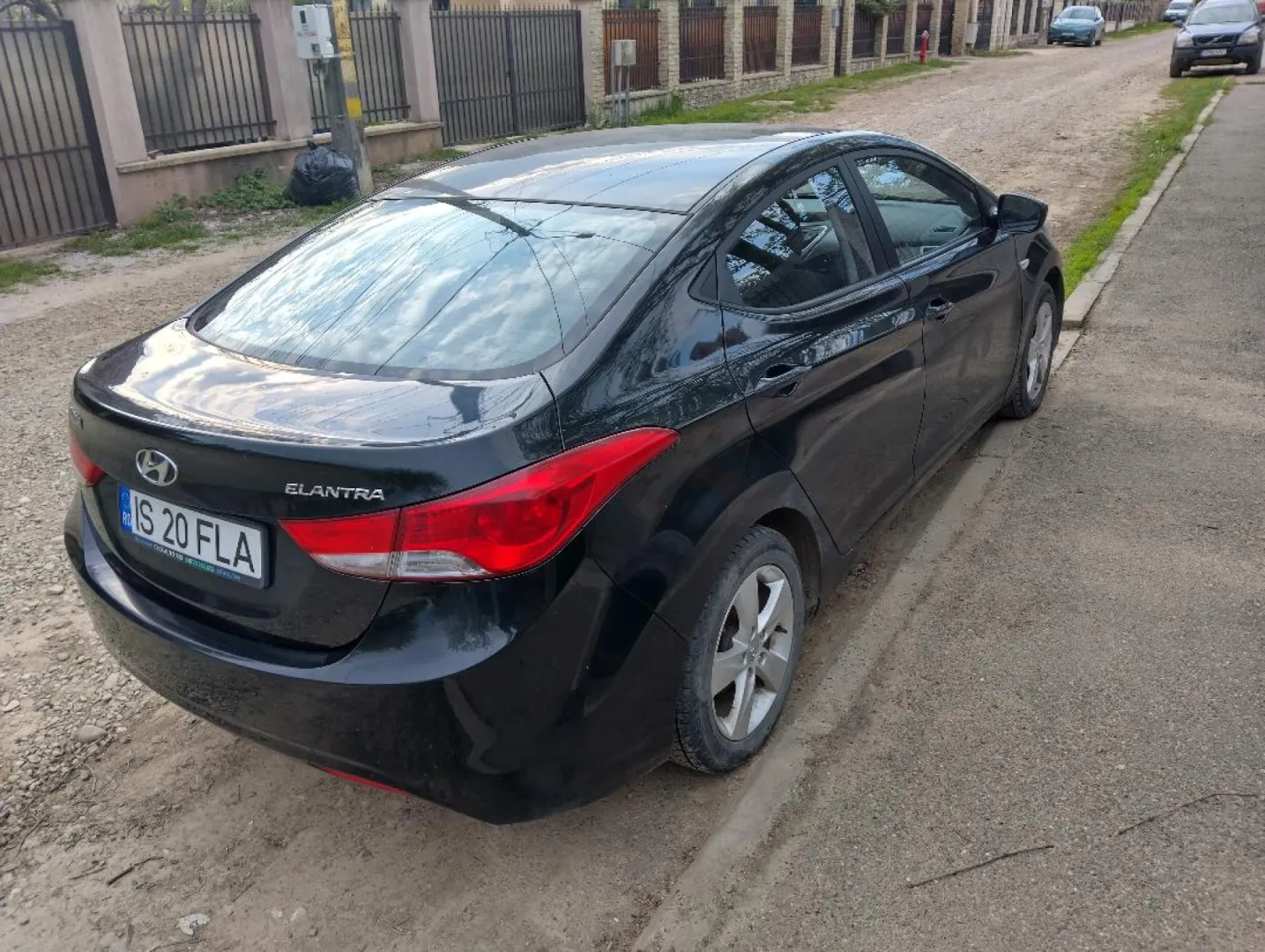 Cumpara/ Vinde online Hyundai Elantra 2012 SH, la cel mai bun pret pentru tine!