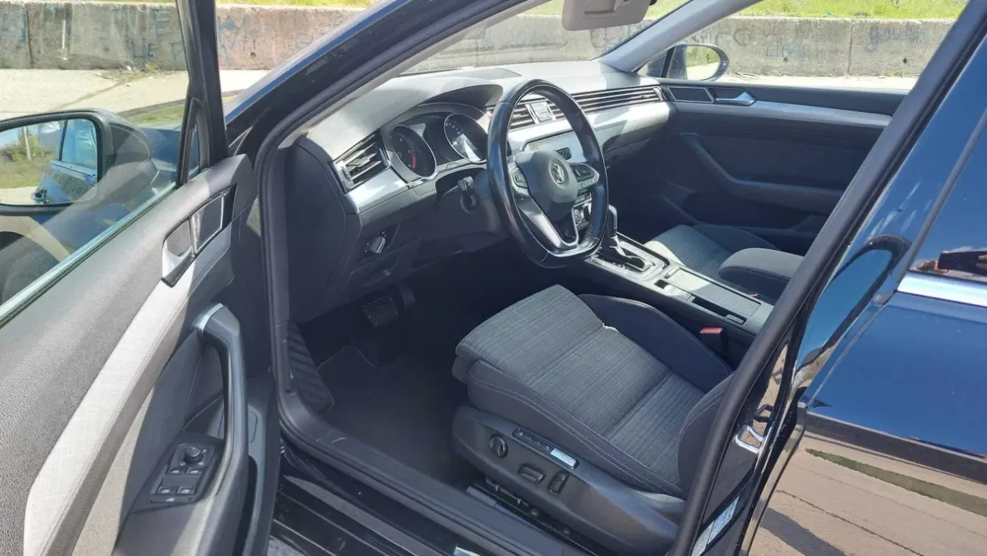Cumpara/ Vinde online Volkswagen Passat 2020 SH, la cel mai bun pret pentru tine!
