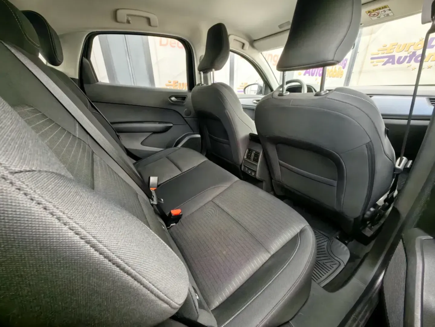 Cumpara/ Vinde online Renault Arkana 2023 SH, la cel mai bun pret pentru tine!