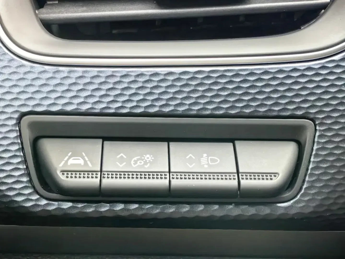 Cumpara/ Vinde online Renault Arkana 2023 SH, la cel mai bun pret pentru tine!