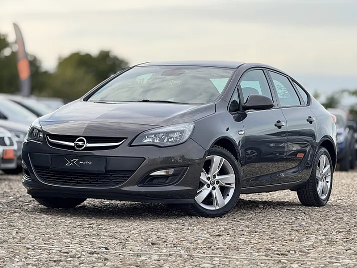 Cumpără / Vinde Opel Astra 2013 SH, la cel mai bun pret pentru tine!