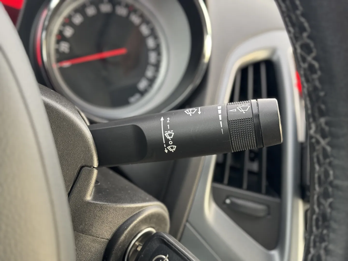 Cumpara/ Vinde online Opel Astra 2013 SH, la cel mai bun pret pentru tine!