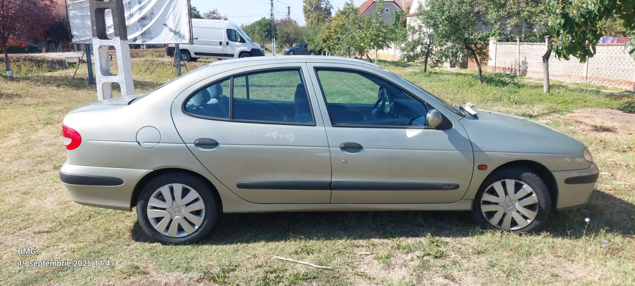 Cumpara/ Vinde online Renault Megane 2000 SH, la cel mai bun pret pentru tine!