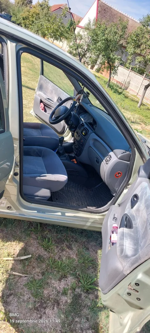 Cumpara/ Vinde online Renault Megane 2000 SH, la cel mai bun pret pentru tine!