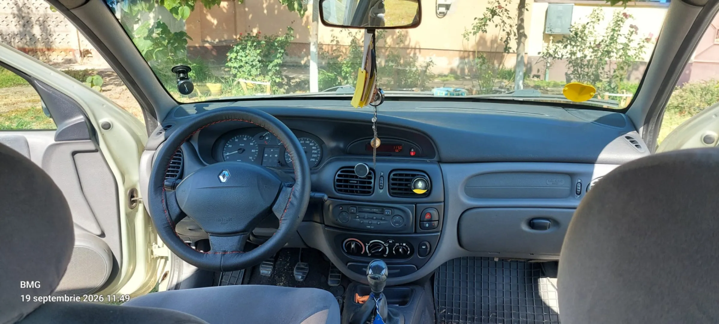 Cumpara/ Vinde online Renault Megane 2000 SH, la cel mai bun pret pentru tine!