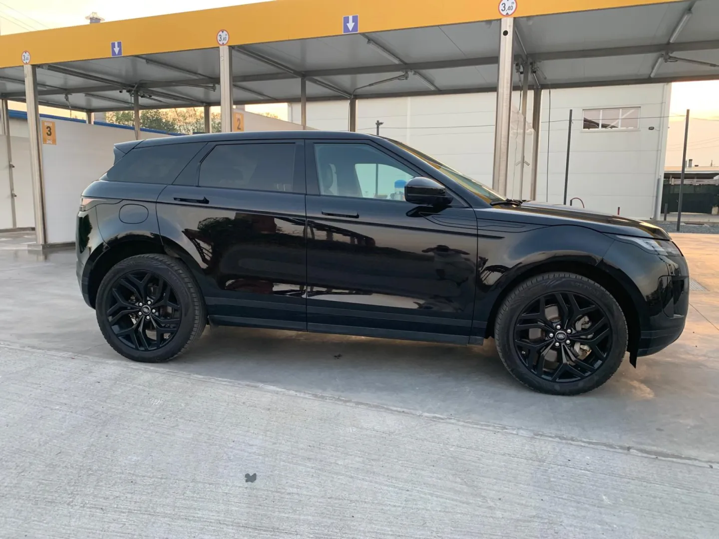 Cumpara/ Vinde online Land Rover Range Rover Evoque 2020 SH, la cel mai bun pret pentru tine!
