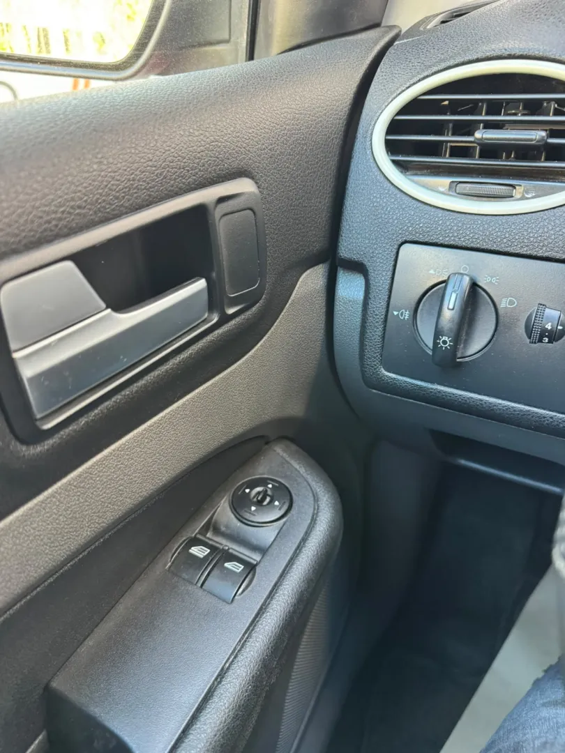 Cumpara/ Vinde online Ford Focus 2007 SH, la cel mai bun pret pentru tine!