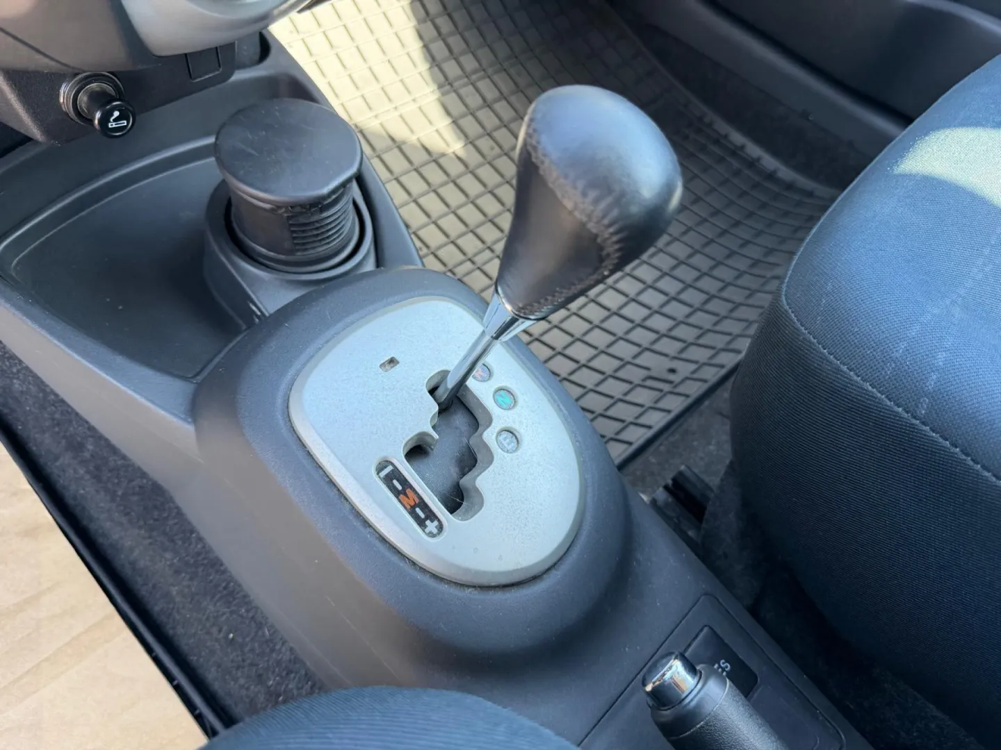 Cumpara/ Vinde online Toyota Yaris 2008 SH, la cel mai bun pret pentru tine!