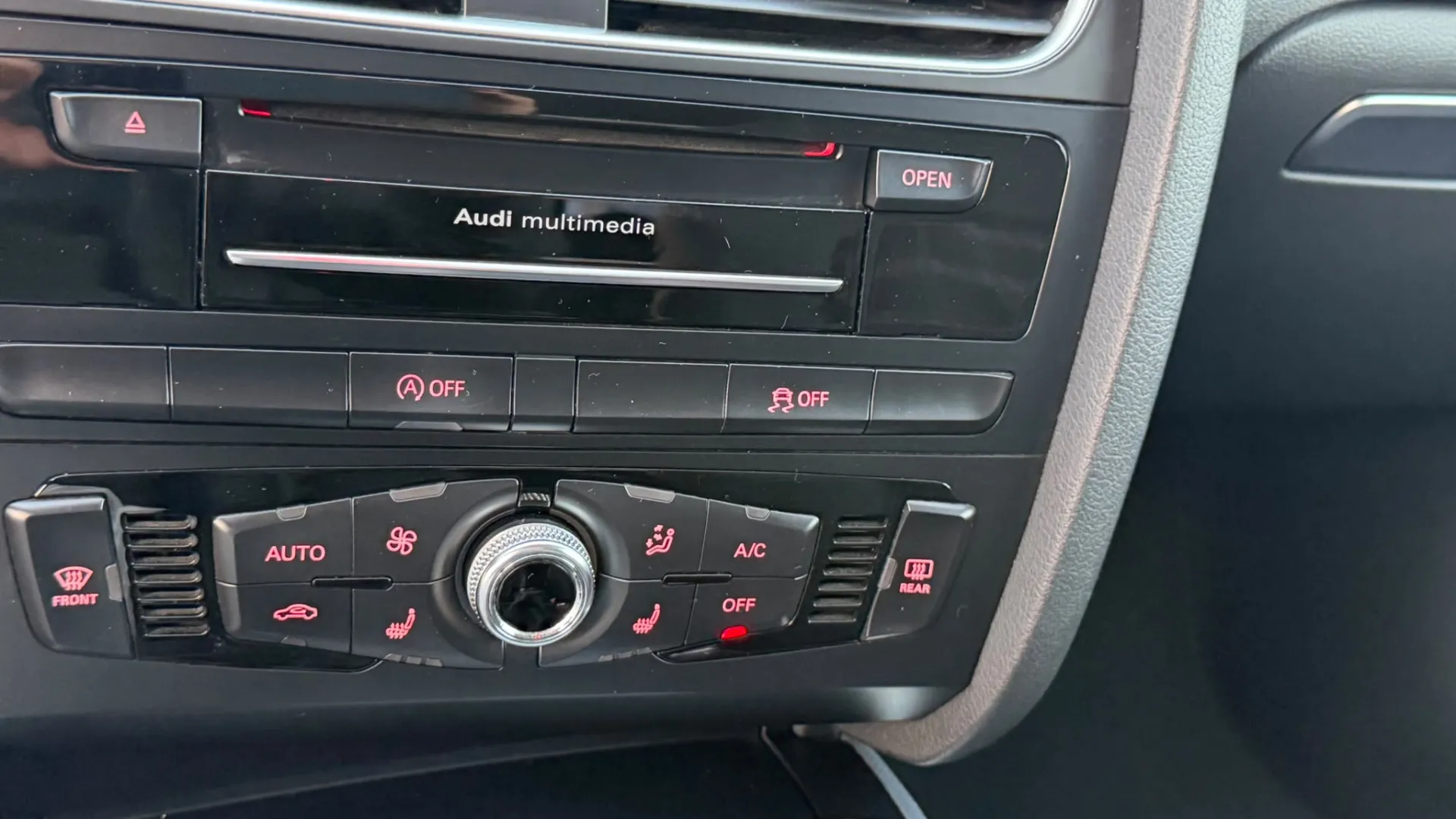 Cumpara/ Vinde online Audi A4 2014 SH, la cel mai bun pret pentru tine!