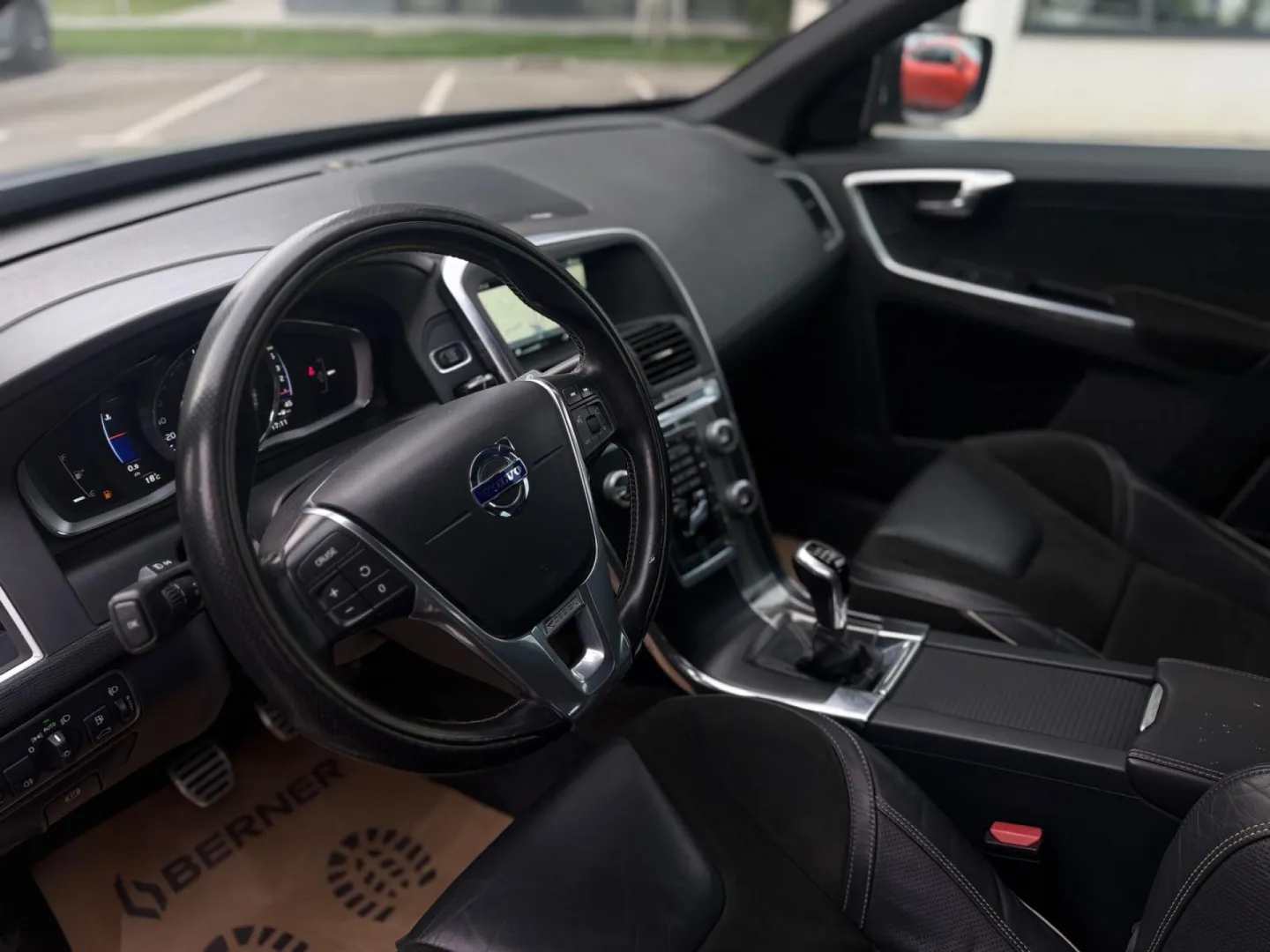 Cumpara/ Vinde online Volvo XC60 2017 SH, la cel mai bun pret pentru tine!