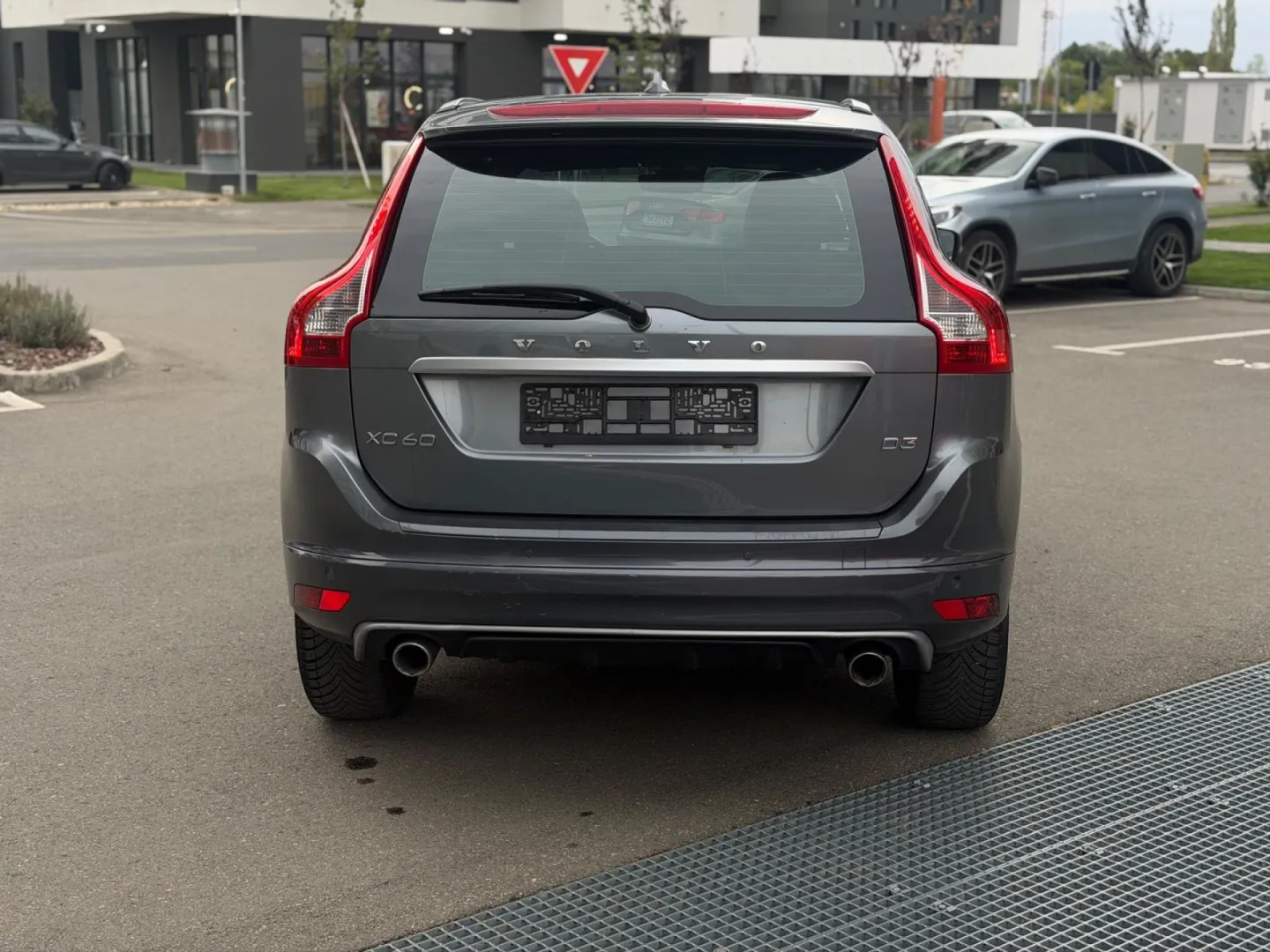 Cumpara/ Vinde online Volvo XC60 2017 SH, la cel mai bun pret pentru tine!