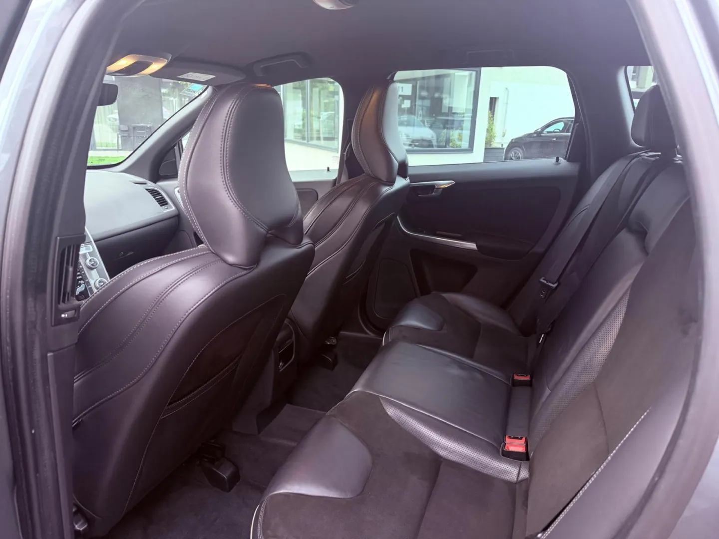 Cumpara/ Vinde online Volvo XC60 2017 SH, la cel mai bun pret pentru tine!