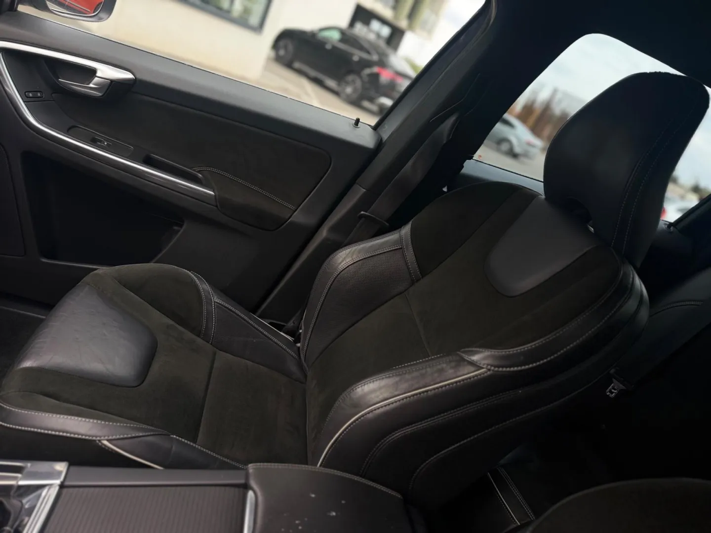 Cumpara/ Vinde online Volvo XC60 2017 SH, la cel mai bun pret pentru tine!