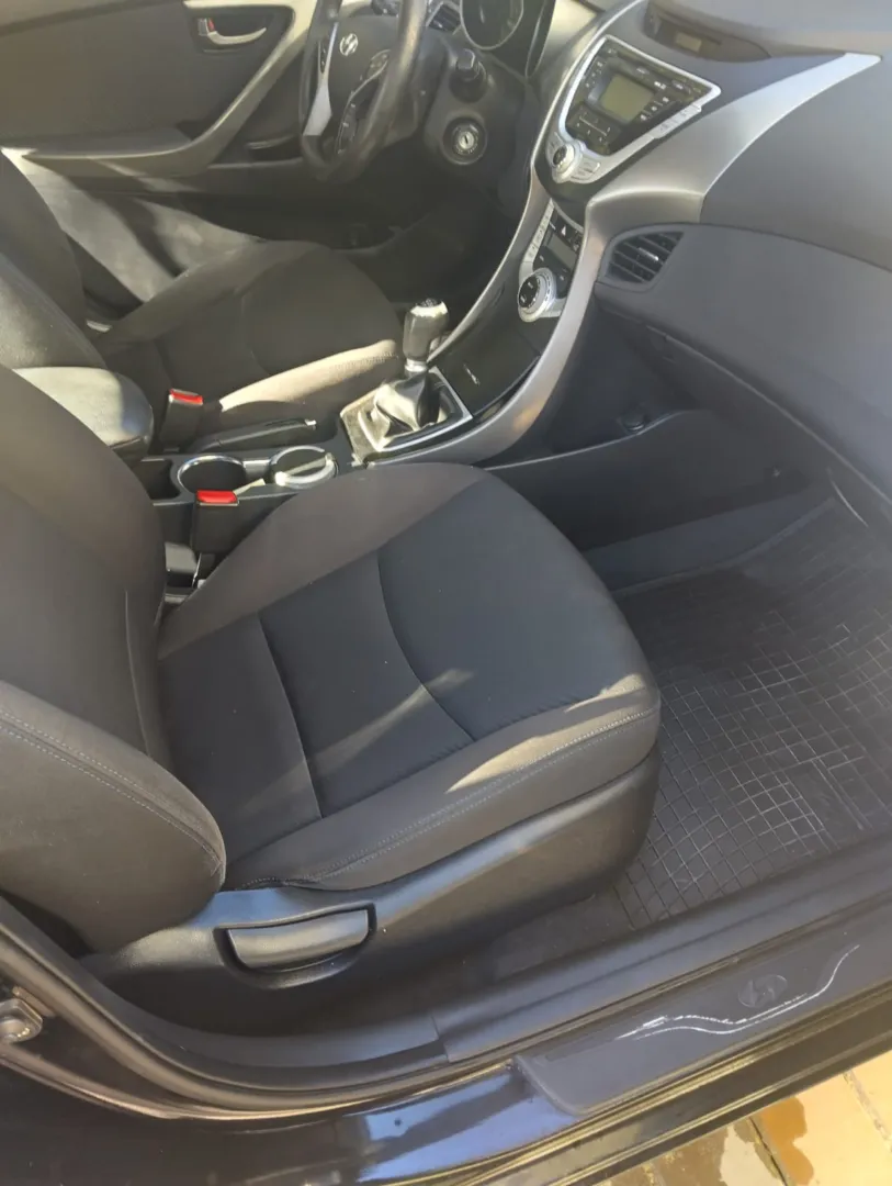 Cumpara/ Vinde online Hyundai Elantra 2012 SH, la cel mai bun pret pentru tine!