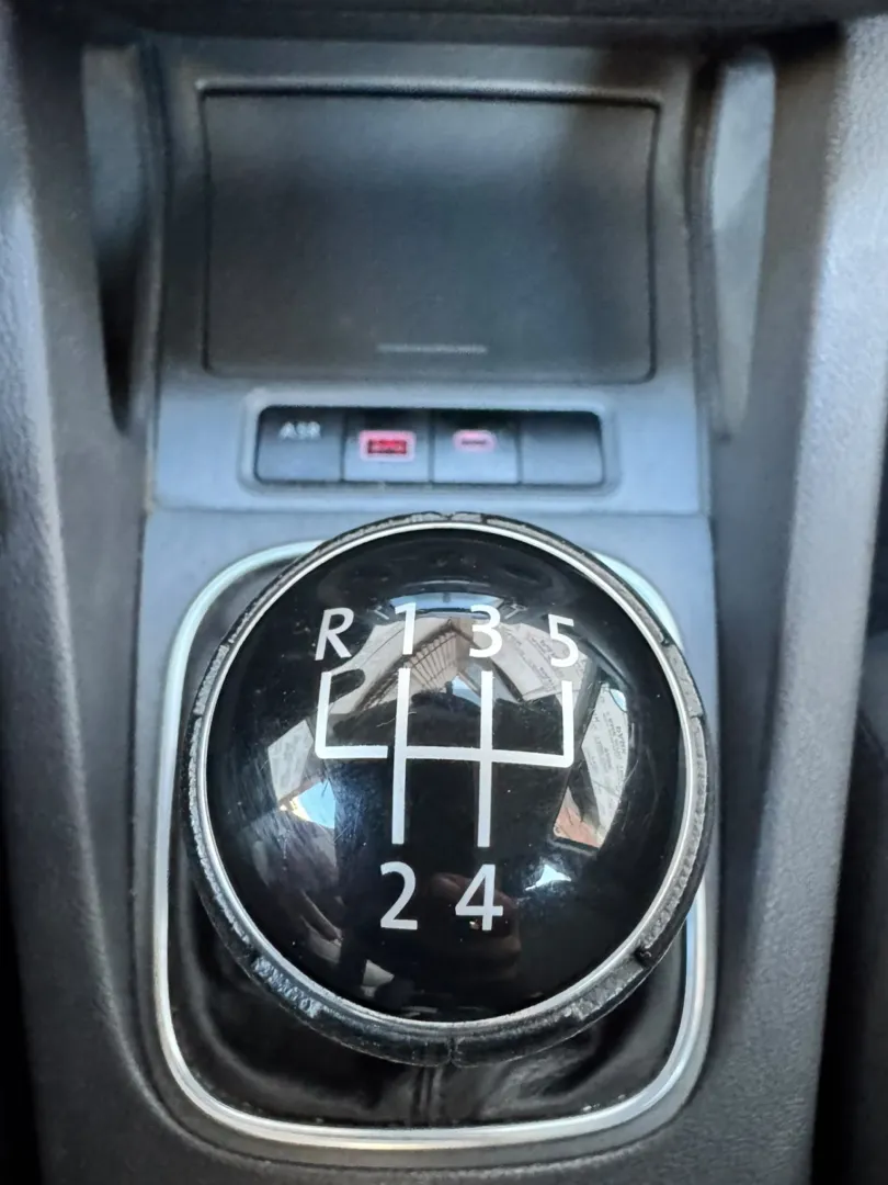 Cumpara/ Vinde online Volkswagen Jetta 2007 SH, la cel mai bun pret pentru tine!