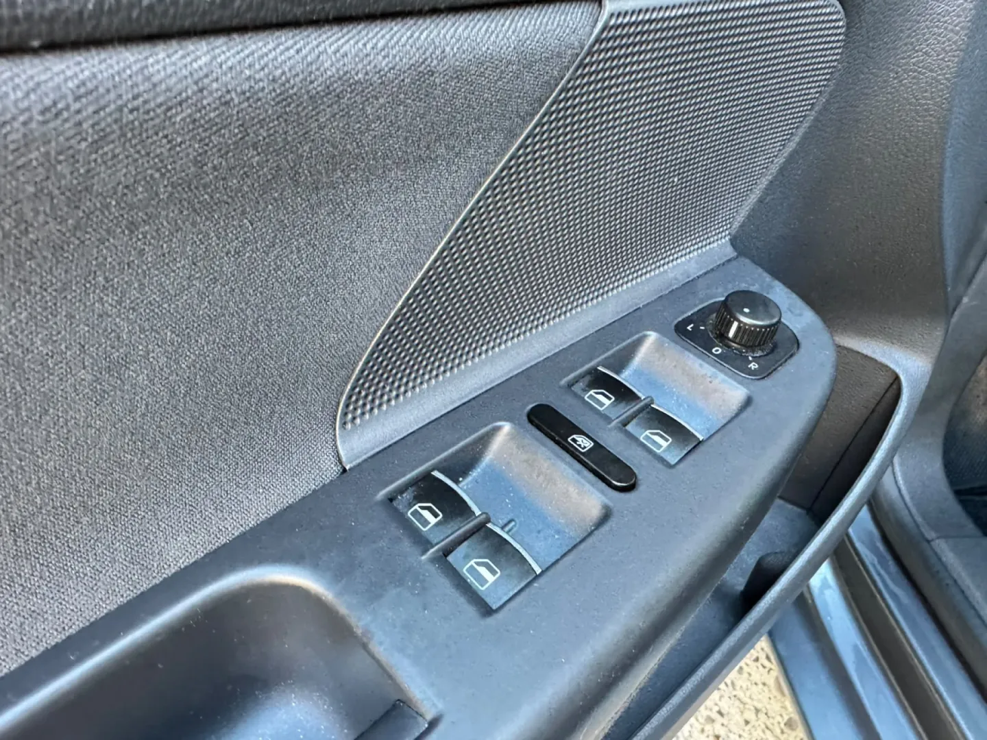 Cumpara/ Vinde online Volkswagen Jetta 2007 SH, la cel mai bun pret pentru tine!