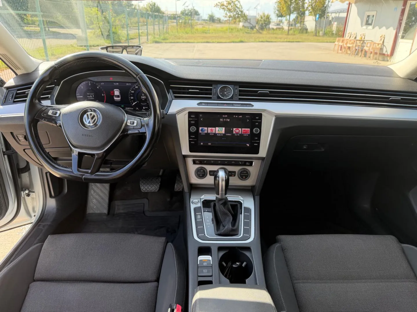 Cumpara/ Vinde online Volkswagen Passat 2018 SH, la cel mai bun pret pentru tine!