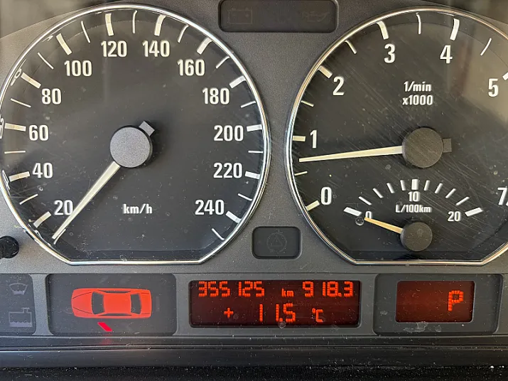 Cumpără / Vinde BMW 3 Series 2000 SH, la cel mai bun pret pentru tine!