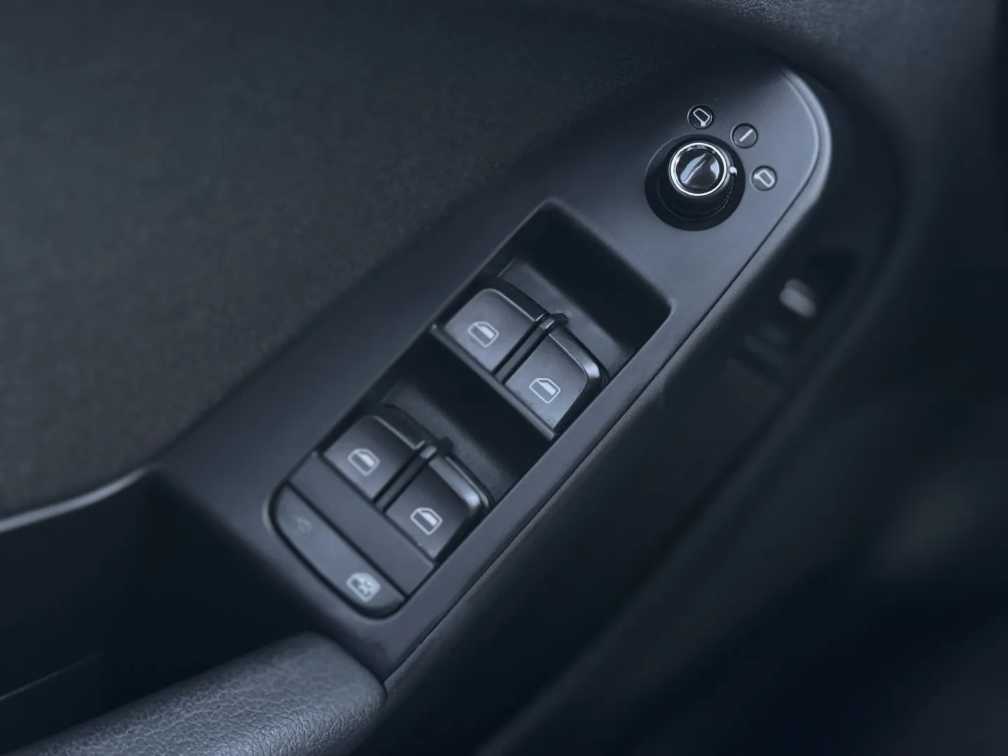Cumpara/ Vinde online Audi A4 2009 SH, la cel mai bun pret pentru tine!