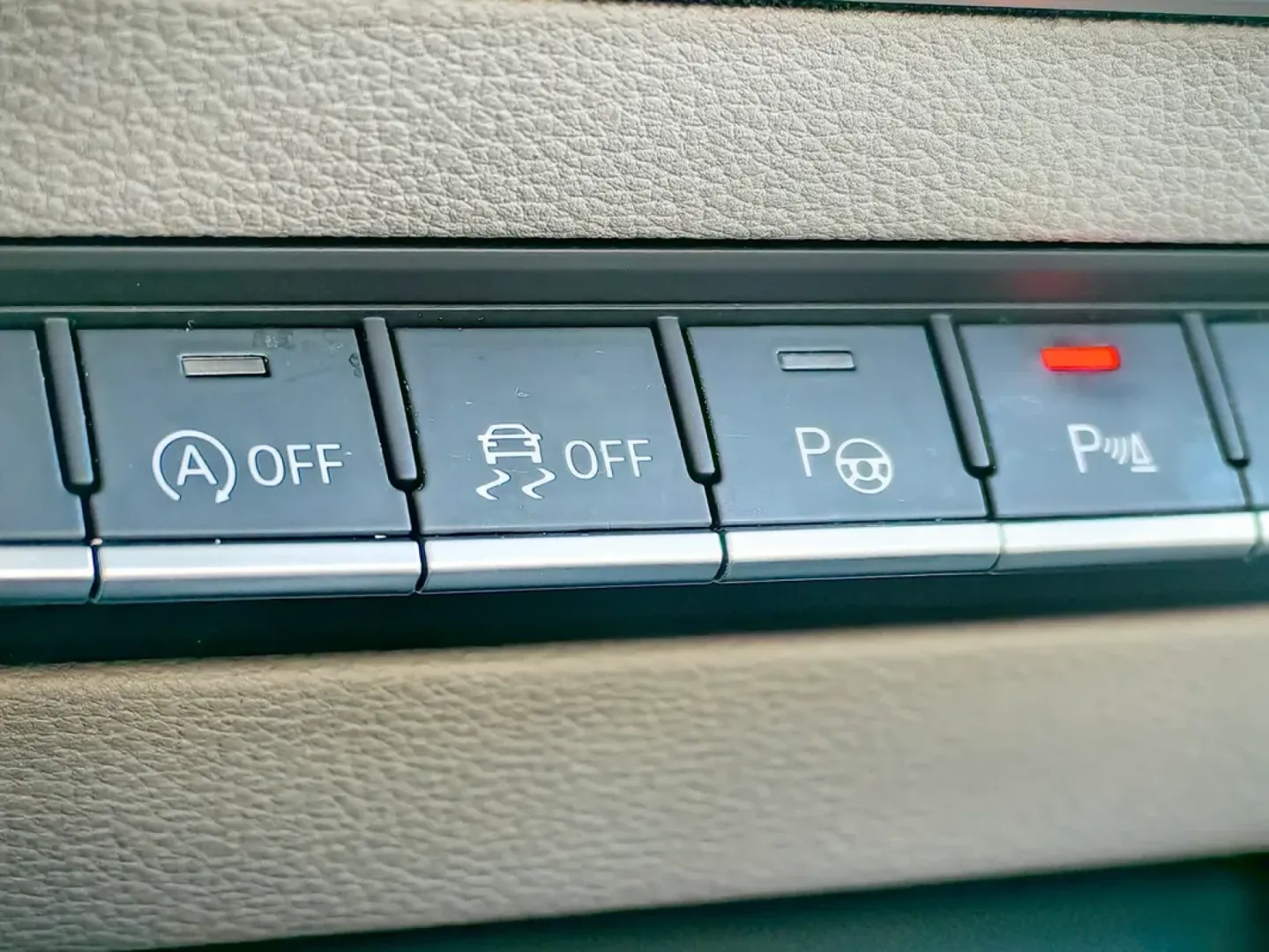 Cumpara/ Vinde online Audi A4 2021 SH, la cel mai bun pret pentru tine!
