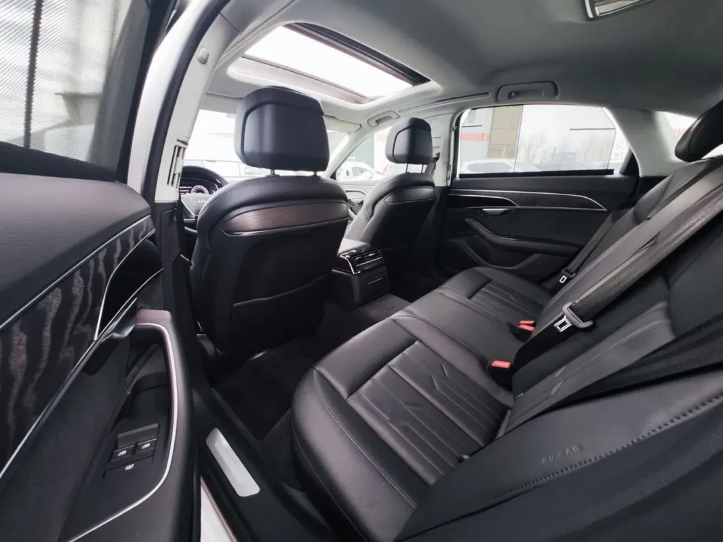Cumpara/ Vinde online Audi A8 2022 SH, la cel mai bun pret pentru tine!