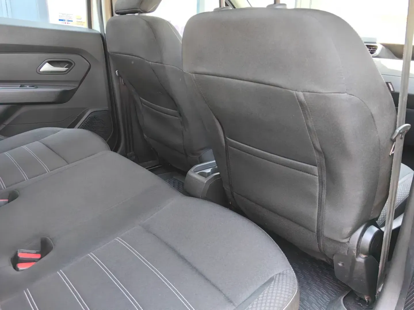 Cumpara/ Vinde online Dacia Duster 2023 SH, la cel mai bun pret pentru tine!