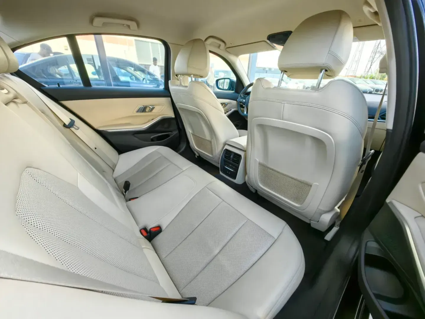 Cumpara/ Vinde online BMW 3 Series 2022 SH, la cel mai bun pret pentru tine!